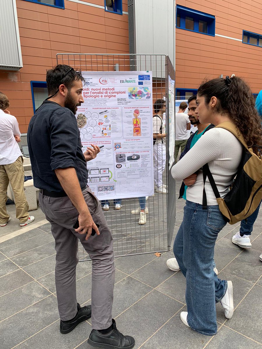 PTA_Lab's tweet photo. Il PTA Lab alla #NotteEuropeaDeiRicercatori @ Distretto Navile/CNR con i colleghi dei Dipartimenti #FaBiT #Chim e #ChimInd @Unibo 
La chimica come non l'avete mai vista! 👩‍🔬🧑‍🔬👨‍🔬
@Laura_Mercolini @Michele_Protti @elymilandri  #EuropeanResearchersNight https://t.co/oejWYWXEvF https://t.co/IMYsRGwWmE