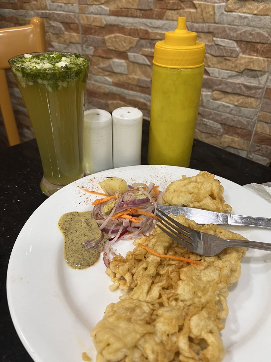 suvgen's tweet photo. T462 Deeply disappointed at Allen’s Kitchen Hazra. The famous prawn cutlet looks fab on the outside, but inside? Mostly coating with a tiny 4-inch prawn. ₹180 for this feels like a rip-off. Not worth it!
#kolkatafamousfoodjoint #AllensKitchen https://t.co/BZT2oyriuw