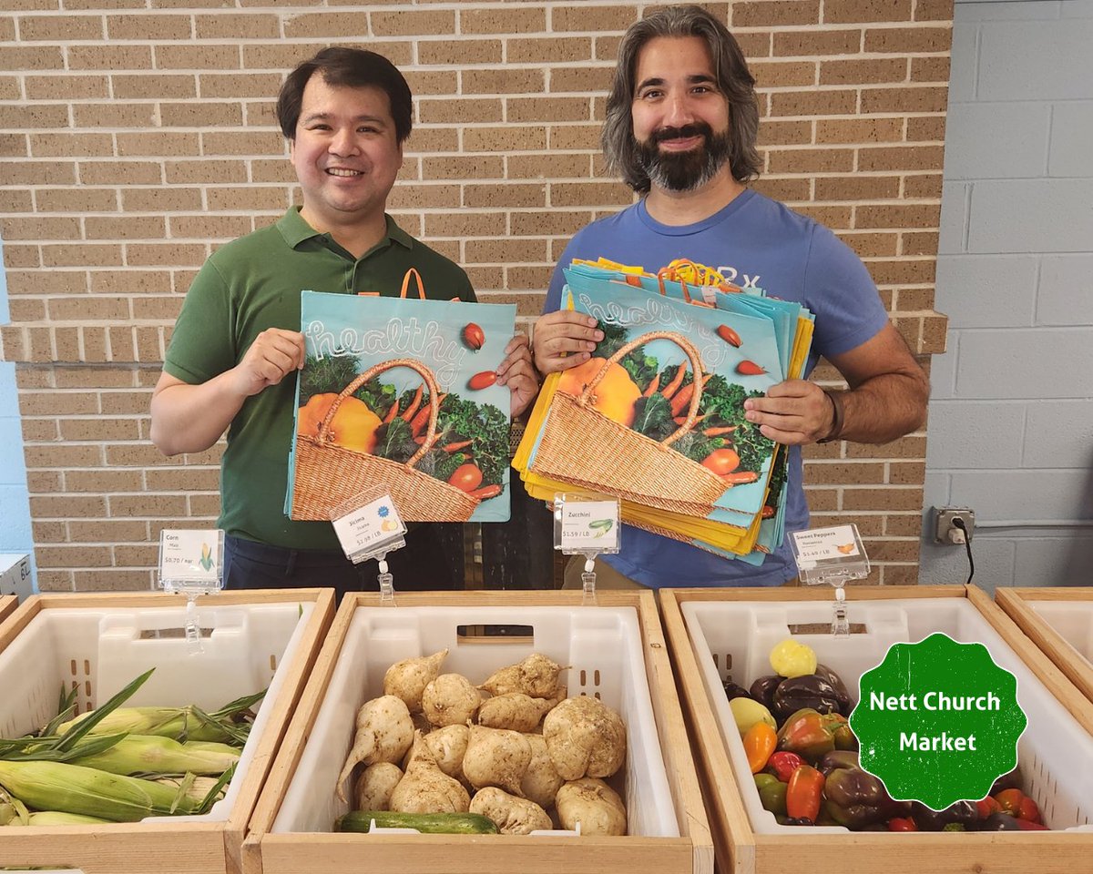 retaaza's tweet image. Pictures:
🍎 Students enjoying The Promenade at Clark Atlanta Market
🥬 Bounty of fresh fruits and vegetables at the Roosevelt Hall Market
🫛 Market go-ers checking out at Nett Church Market

#RetaazaRx #MACHN #ThePromenade #RooseveltHall #NettChurch #RetaazaFarmFreshMarkets