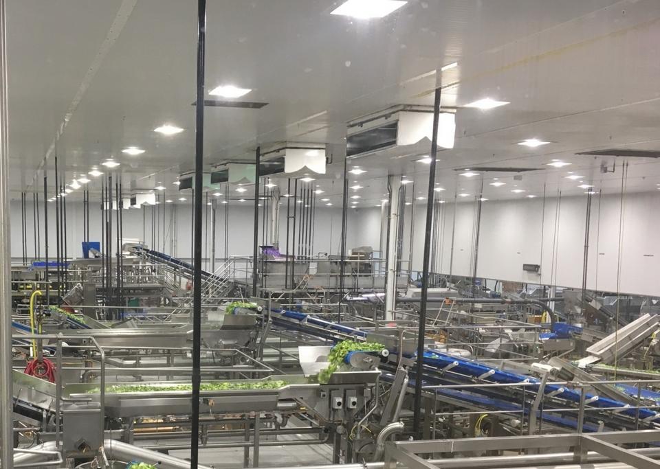 LEDtronicsUSA's tweet photo. #FlashbackFriday to when one of the world’s largest producers of fresh fruit &amp; vegetables completed a 2-year LEDtronics LED conversion at their 285,000-square-foot salad-packaging plant in Bessemer City!

#fruits #veggies #FoodIndustry #BessemerCity #factory #food #NorthCarolina https://t.co/ZNEZgfUcg1