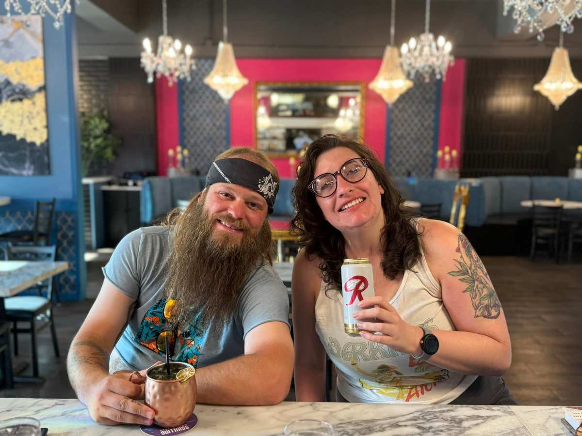 jseattle's tweet image. Shiny and bright, Chandelier Lounge brings new light to Broadway dlvr.it/TDlb3F