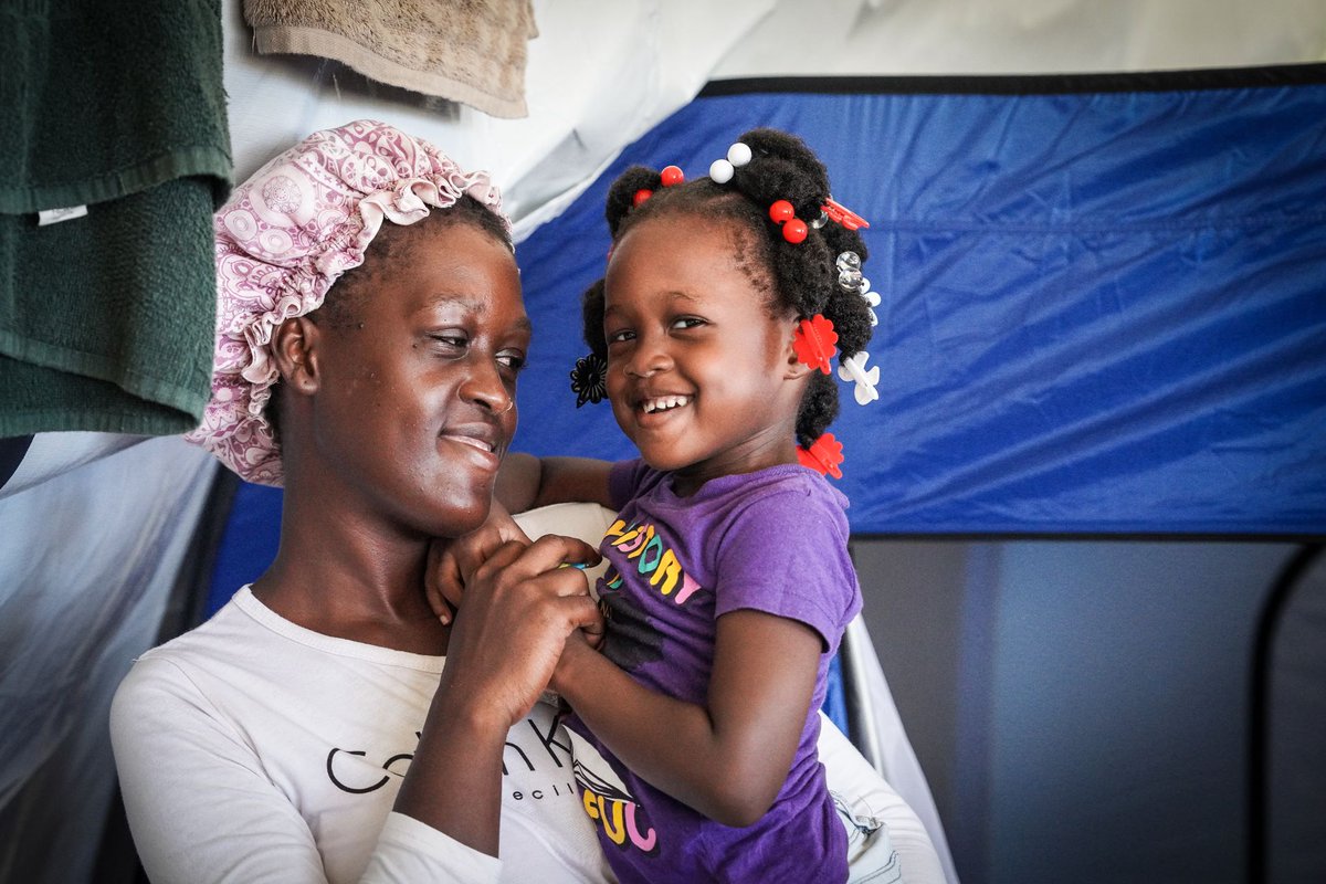 OIM_LAC's tweet image. &quot;Nunca había vivido algo así. Estamos traumatizados y seguimos teniendo recuerdos&quot;.
Para las familias desplazadas por el #HuracánBeryl, el impacto en sus vidas y medios de subsistencia continúa. Pero el espíritu comunitario y las alianzas traen esperanza.

bit.ly/3TH4i0K