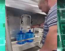 🚨GRAVÍSIMO🚨

Diputado cartista Jatar Fernández
 
* Invadió una propiedad privada
* Usurpo maquinarias privadas de la propiedad para embotellar agua en envases comprados por la víctima
* Repartió agua en forma de prebenda entre pobladores envases usurpados, con maquinaria