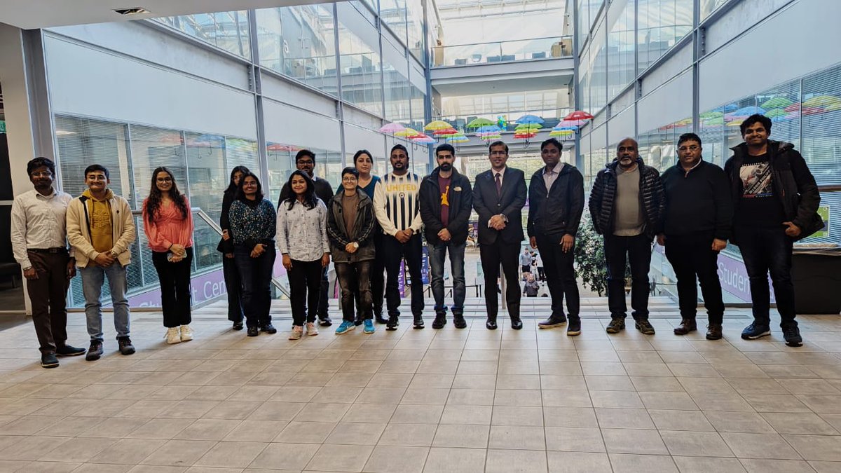 IndiaInScotland's tweet photo. CG met with the Vice Chancellor of @RobertGordonUni Prof. Steve Olivier &amp; discussed ways to deepen academic collaboration b/w 🇮🇳&amp;🏴󠁧󠁢󠁳󠁣󠁴󠁿. He also interacted with the bright Indian students on campus &amp; provided assurance of all kind of support from the Consulate. https://t.co/eXmr3rTYK5