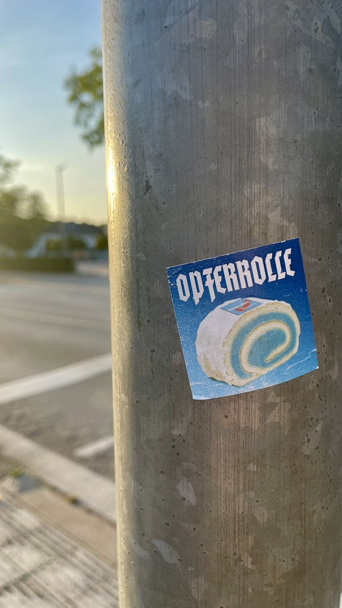 Hackepete's tweet image. Lieblingsgebäck von Faschisten.