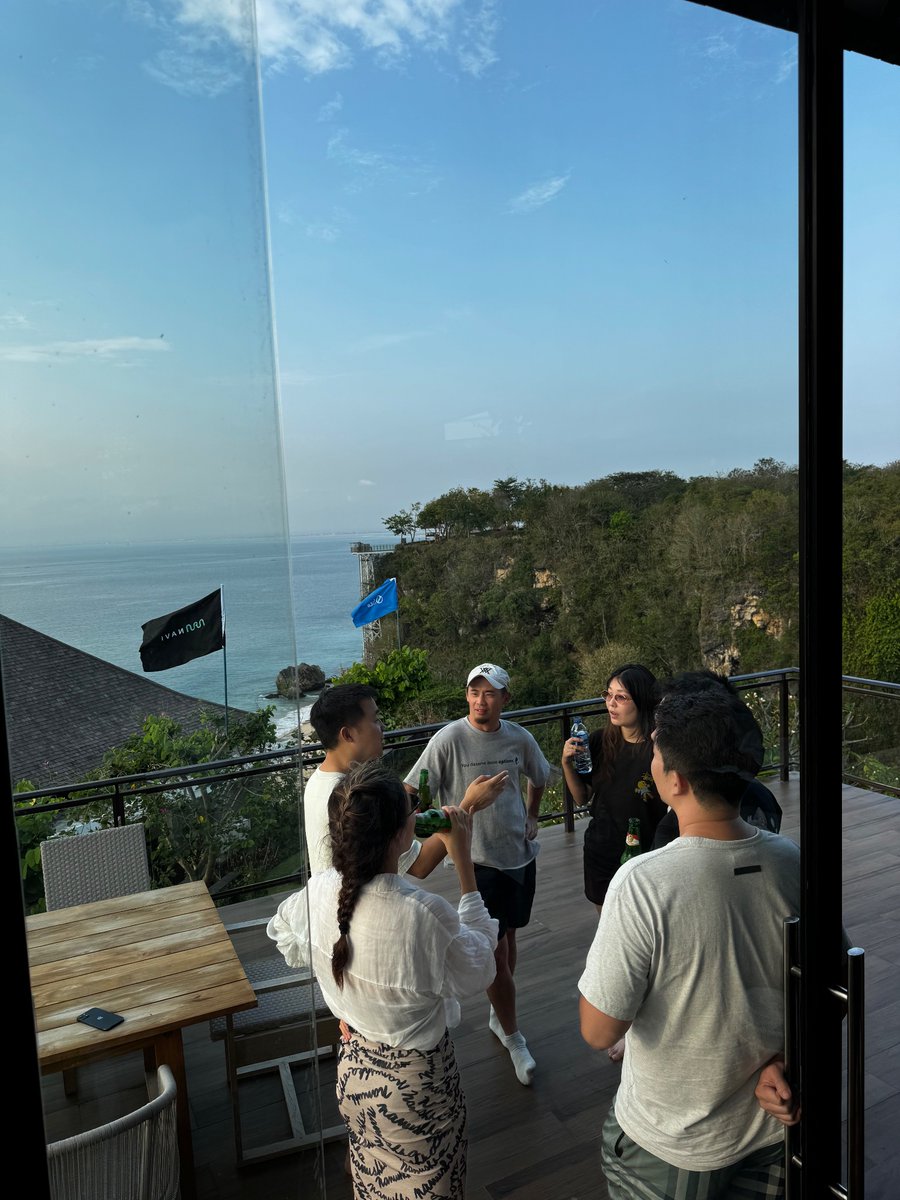 Sui Tropical Week tweet media