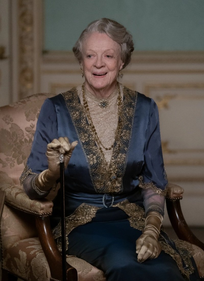 Paz_apalabra's tweet photo. Adiós querida Violet, condesa viuda de Grantham; adiós Dame Maggie Smith, gracias por los buenos momentos. https://t.co/onjQXY9MXh