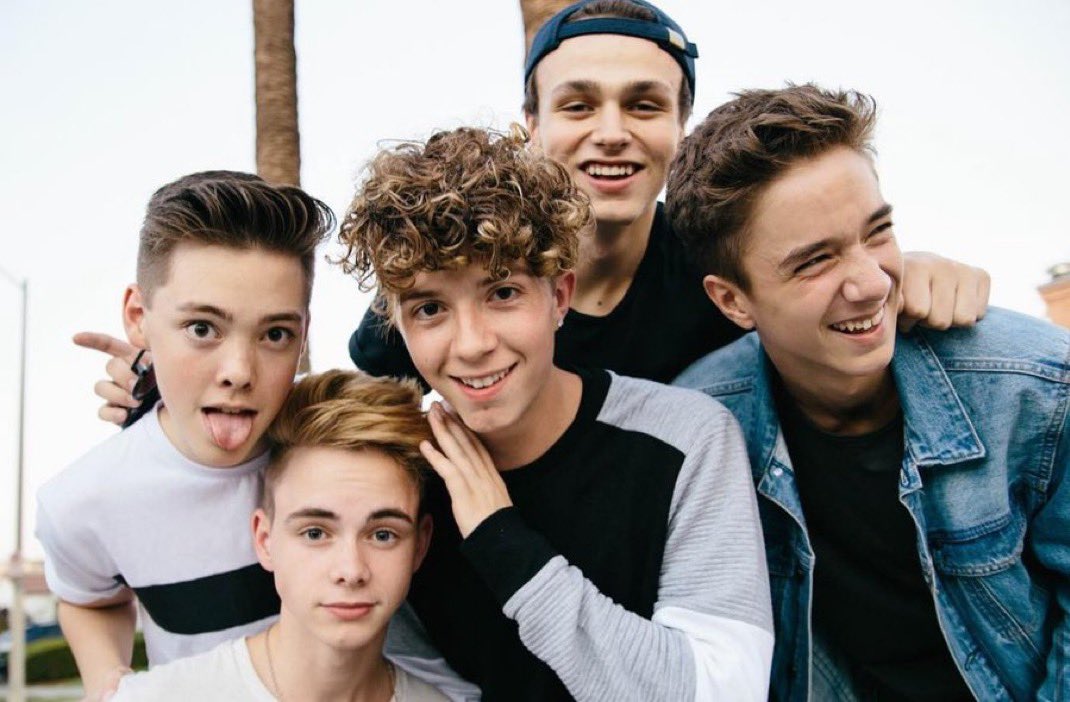 WDW_Access's tweet photo. happy 8 years🤍 @whydontwemusic https://t.co/fxl2YlsxtY
