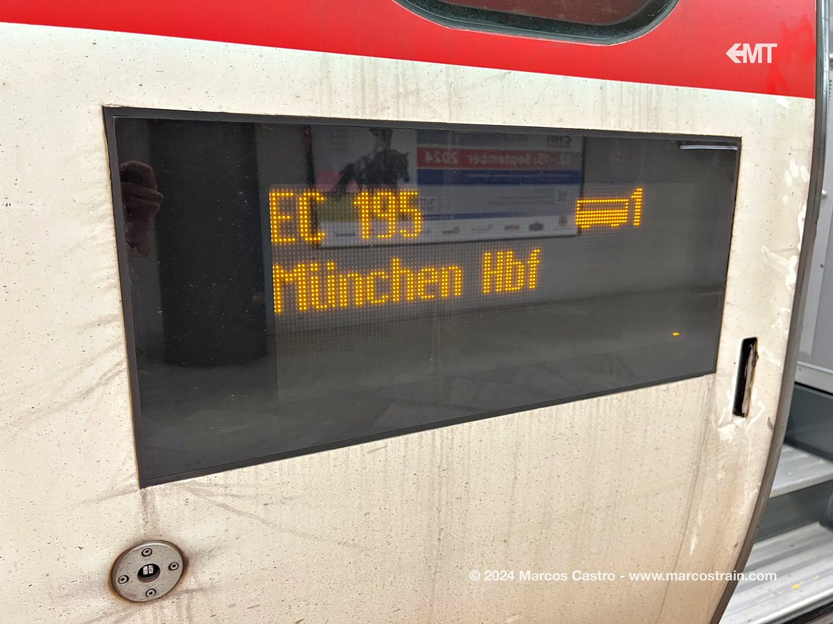 marcostrain's tweet photo. 🚆🇨🇭 I continue my journey, now from Zürich HB to München Hbf 🇩🇪 via Bregenz 🇦🇹 on the #EC195. The train is worked by this #ETR610, branded as #Astoro. It has a maximum speed of 250 km/h and features multisystem compatibility as well as tilting technology. https://t.co/Pj2N1ujIfi