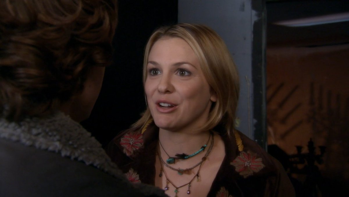 televisionaryZW's tweet photo. 11220. #AliensinAmerica "Community Theater" - Surprise Larisa Oleynik! I'd star in a local version of Rent just to be near her. That's at a minimum, really. For me, that's getting horny on main. Adhir Kalyan does a really good US accent here (he's South African) it's odd. (A-) https://t.co/R2ppIp3UOw
