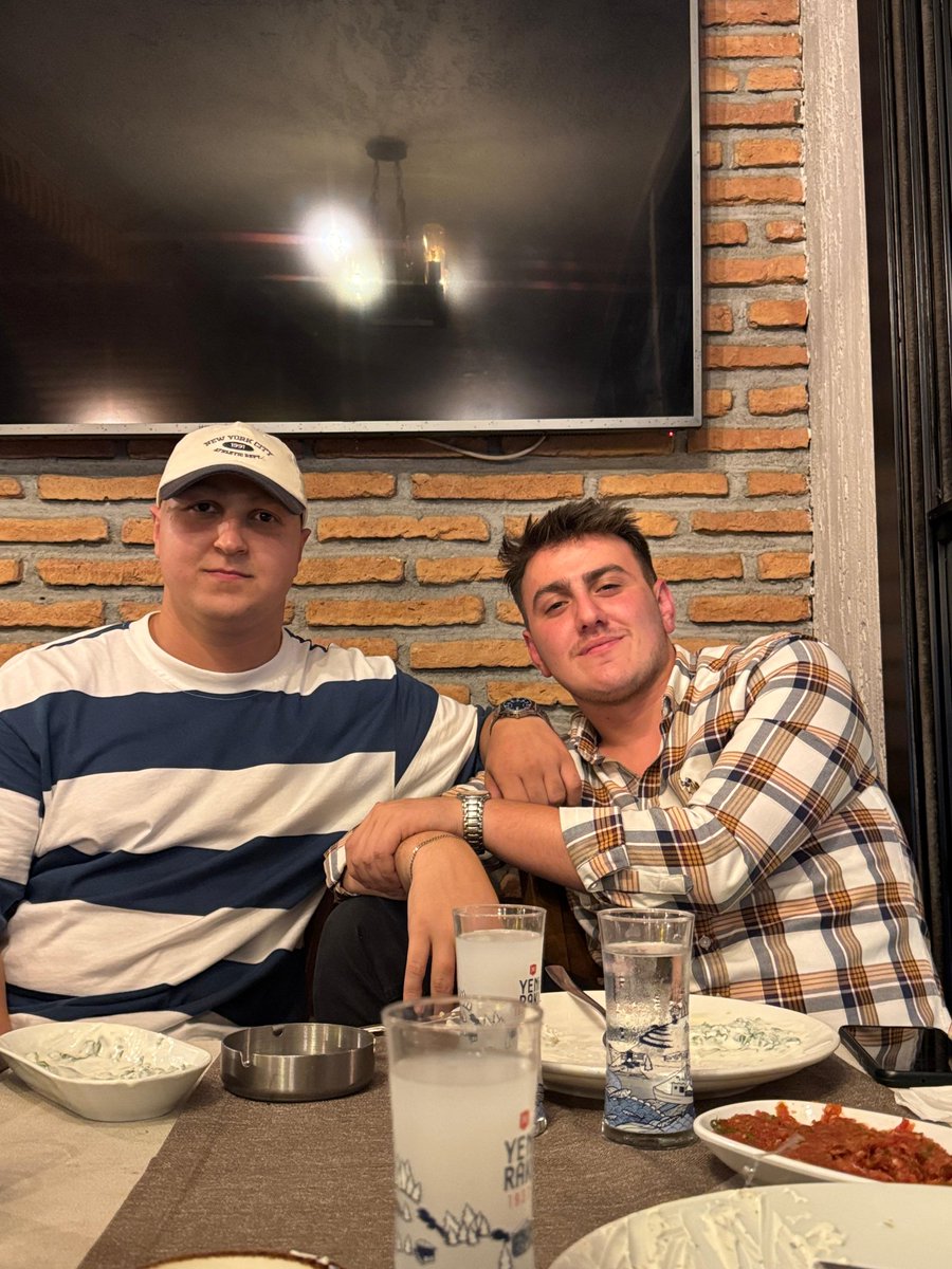 Uzatmaya gerek yok gelmişim,geçmişim, her anım daim olsun her zerrem.