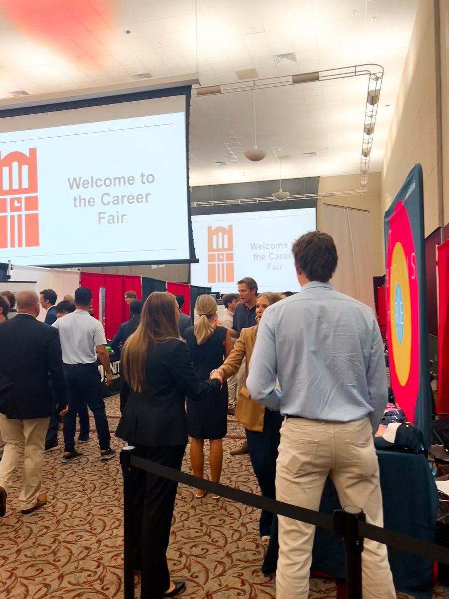 NCStatePoole's tweet photo. Poole College Career and Internship Fair Fall 2024. 💼🎉🐺🐾

We had so many fantastic employers come out today to network and engage with our #PoolePack. ❤️

📍McKimmon Center at @NCState 

#PooleHighImpact #NCStatePoole https://t.co/DH4VDyd7ee