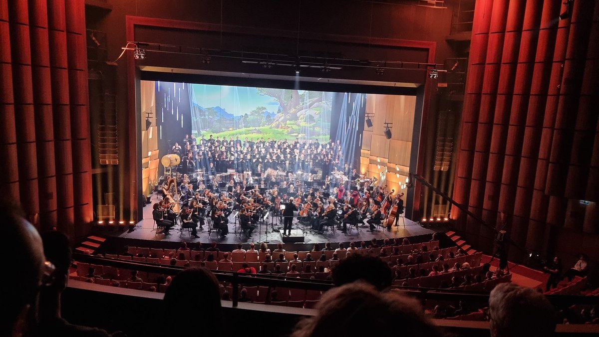 Zeki_Silverwing's tweet photo. Thanks @helvepic and @Warcraft  for the Epic evening in Lausanne with fantastic music! https://t.co/xRkhKp0LU7