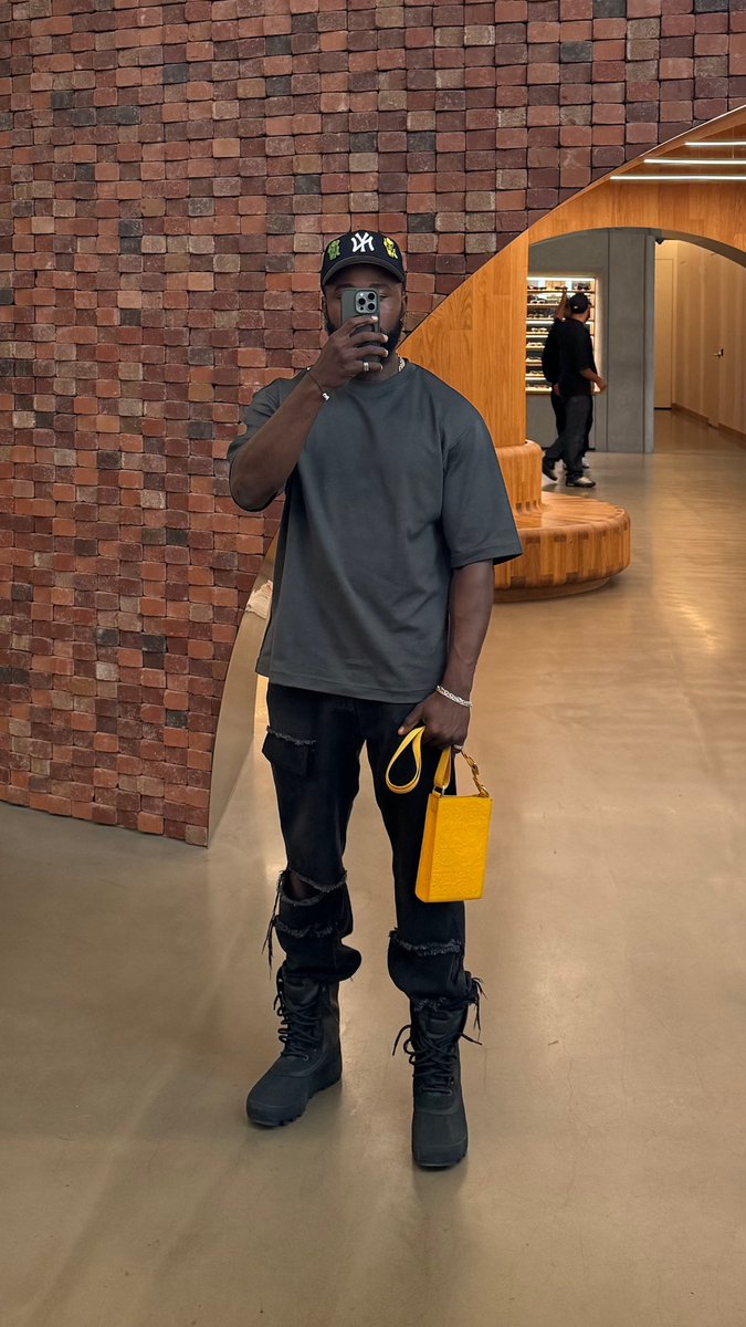 popeflexxjr's tweet photo. https://t.co/1hhukasWpl