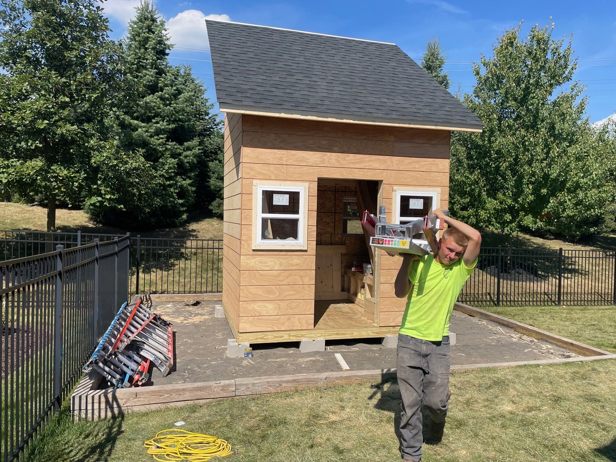 MidAmCarpenters's tweet image. We're so proud of this collaborative effort by members of #Local237, #Local270 and #Local1889 to build a new two-story playhouse in partnership with  for our new friend Tessa. Tessa was diagnosed with Neuroblastoma and her wish was a new playhouse at her home in South Elgin.
