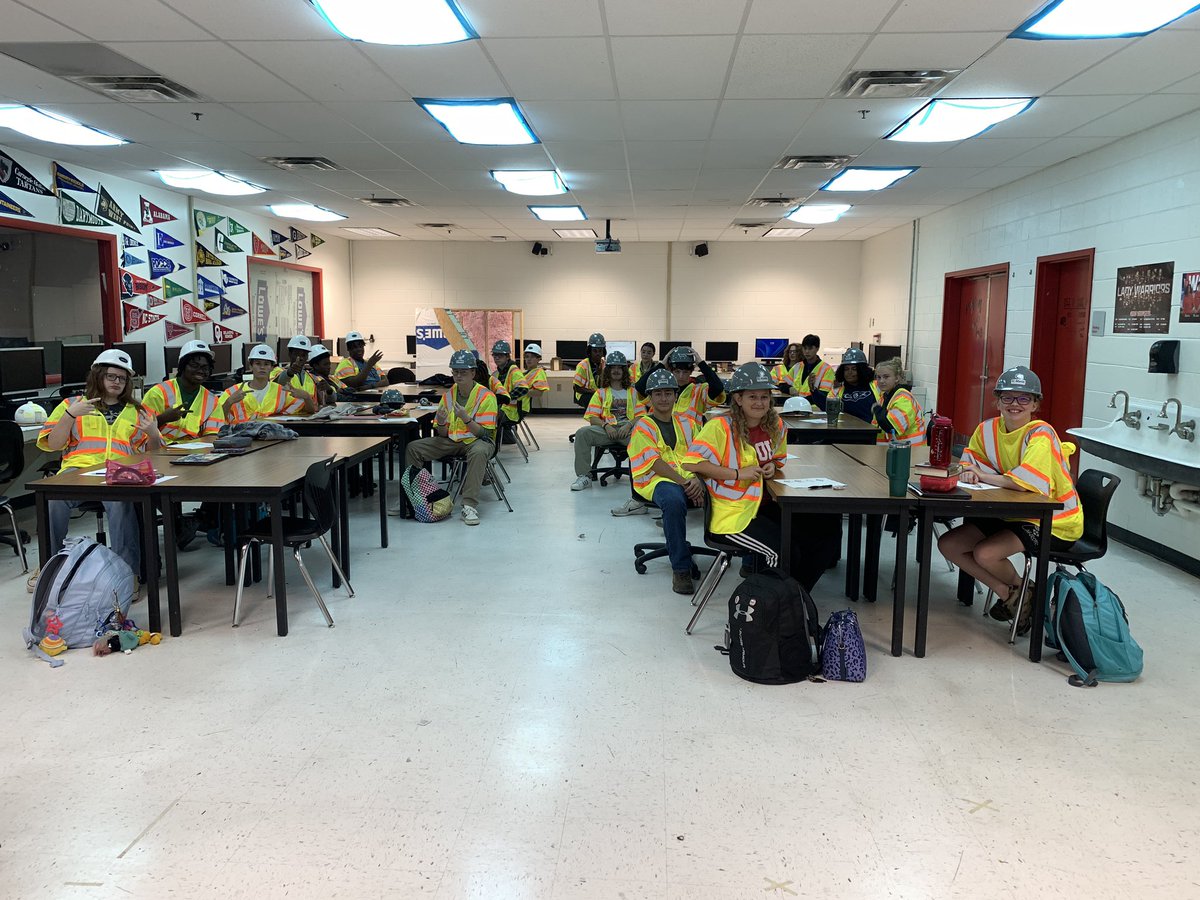 tinker_tree's tweet image. We didn’t let the internet being down stop us from learning about wall frame systems! #pltw