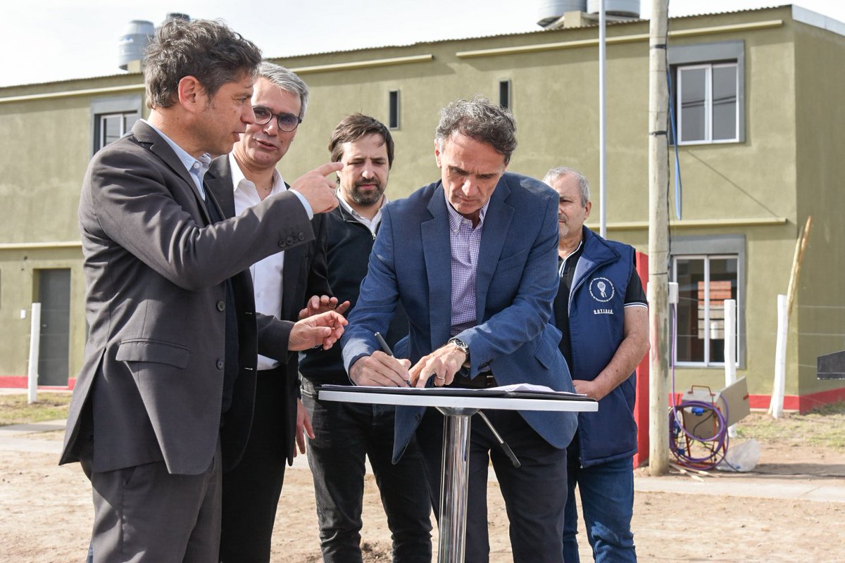El Departamento de Ciencias de la Salud de la Universidad Nacional del Sur va a tener, después de 15 años, su edificio propio.

Junto a <a href="/Kicillofok/">Axel Kicillof</a> y <a href="/fsusbielles/">Federico Susbielles</a>, hoy firmamos con <a href="/DanielVegaUNS/">Daniel A. Vega</a> el convenio para financiar otra de las 119 obras de Infraestructura Universitaria