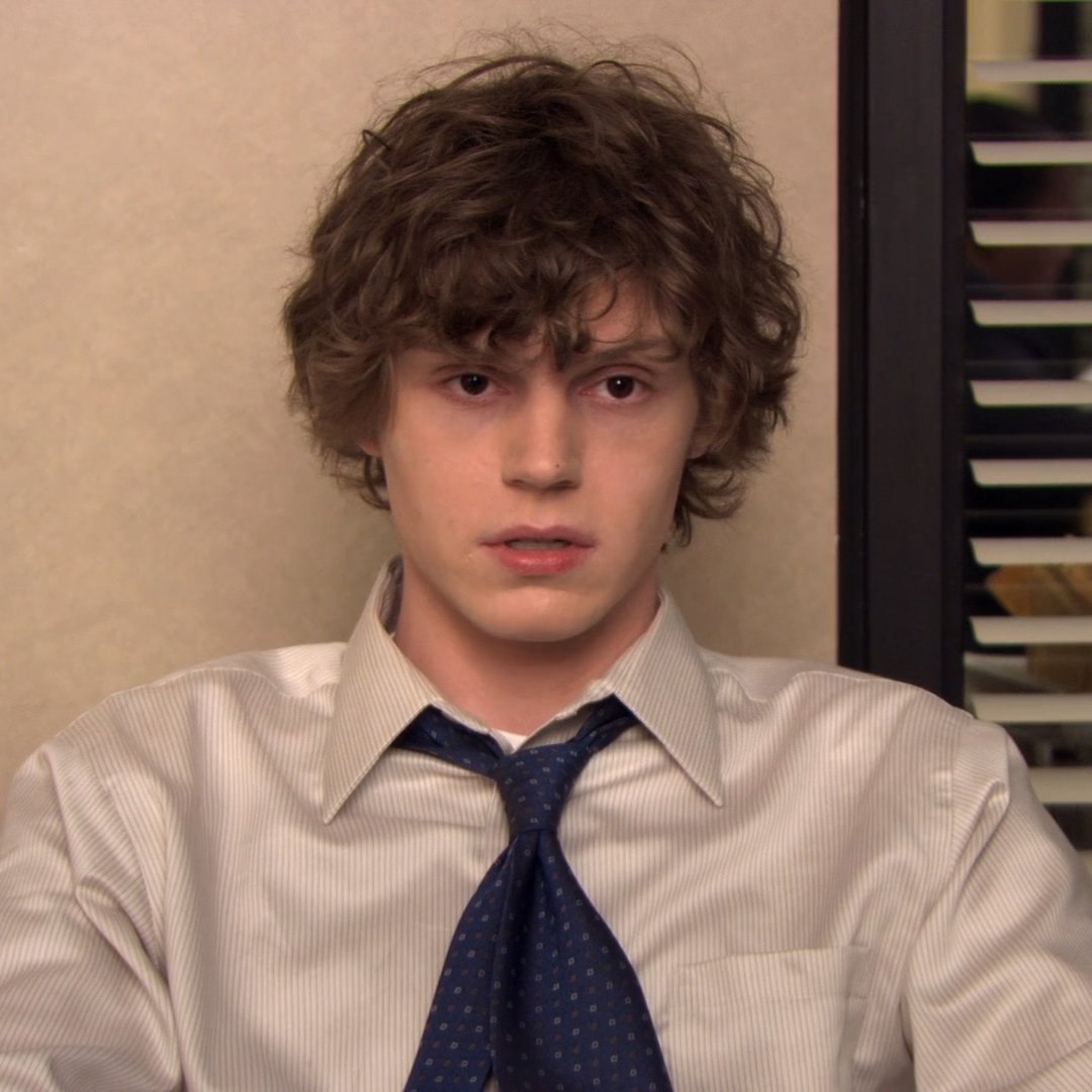 Эффект лазаря. Эван питерс. Эван питерс офис. Эван питерс взрослый мир. Эван питерс 2022.