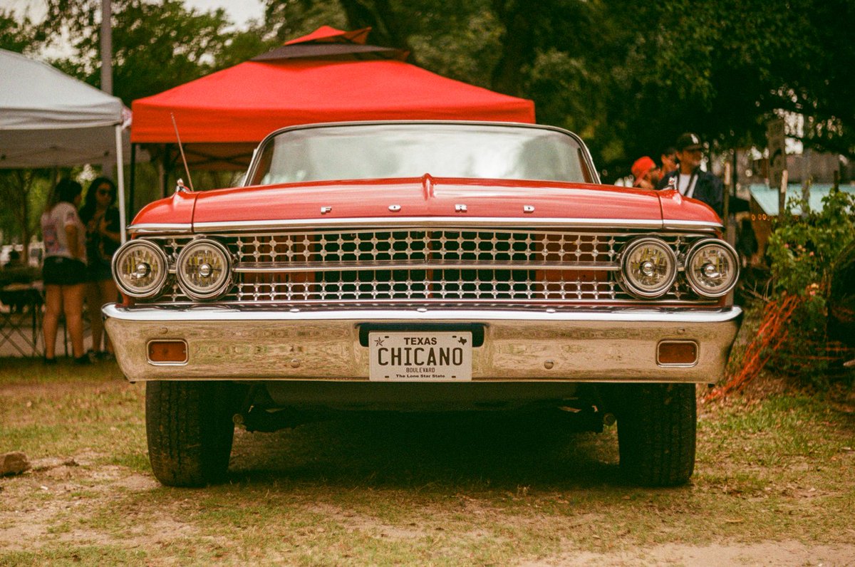 Chicano | Ford  

Nikon FM3A | Helios 81 | Fujicolor200

#visibleinlight #analogphotography #filmphotography #believeinfilm
