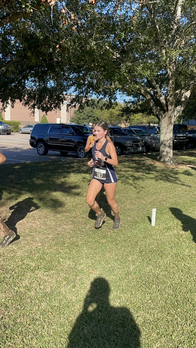 Our <a href="/DHS_Vikings/">Dulles High School</a> girls XC squad did their thing too! #550Strong Check out <a href="/anyxa_franklin/">Anyxa Franklin</a> &amp; Amber, Laura &amp; Mackenzie #XC <a href="/DHSAthletics550/">Dulles Athletics</a>