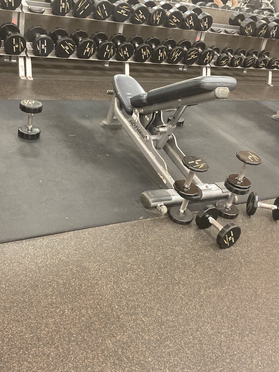 IfYouFollowMatt's tweet image. #WTF #Gym #GymFail #LAFitness What in the wild wild world of sports is going on! Not sure if someone is:
A) Actually working out here
B) Building Dumbbell Towers 4 Friday Fun
C) Just a #DoucheCanoe
D) Hates their life
#Fitness #weightlifting #gymmotivation 
Get the EFF OUTTA HERE
