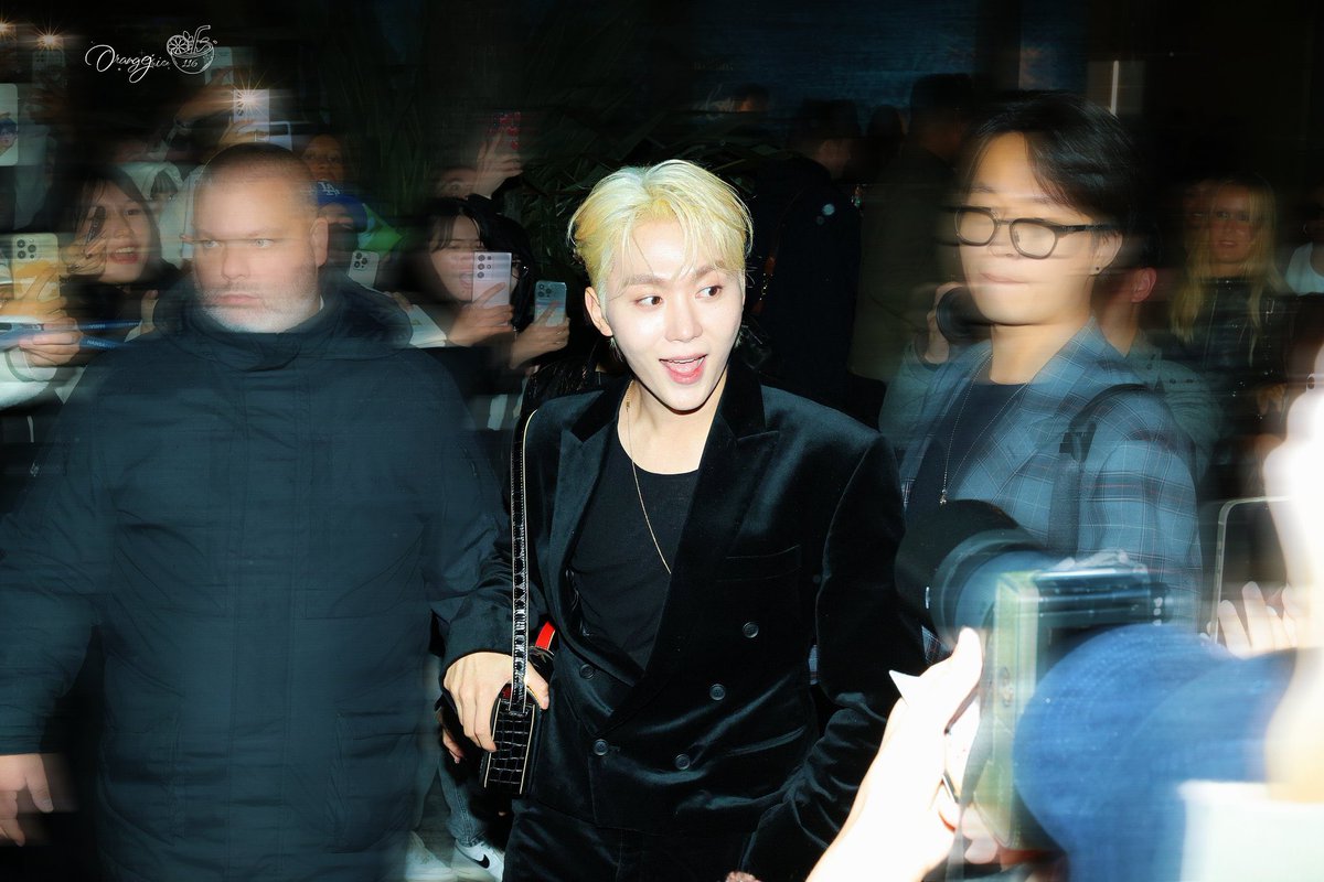 in the midst of the crowds, i don't see nobody but boo 🖤