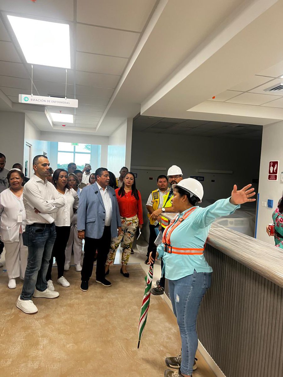 Tuve el honor de presenciar el futuro con el Nuevo Hospital Amador Guerrero, una obra que simboliza el progreso y esperanza para nuestra ciudad. Un nuevo horizonte se abre para Colón... ¡Aplauso de pie para todos los colonenses que hacen posible este cambio hacia un mejor mañana!