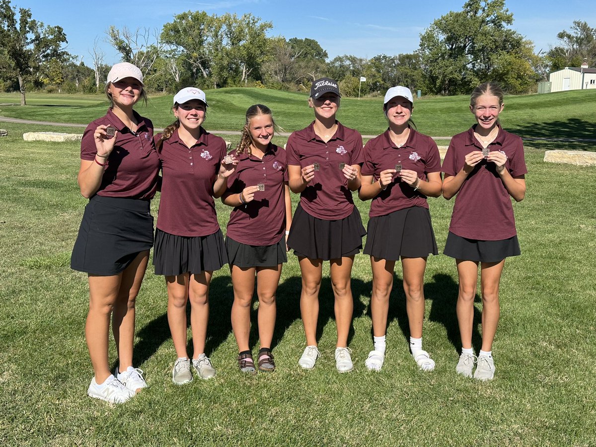 Congratulations to the varsity golf team for their 3rd place finish at the 18 team Buhler Invitational. Proud of them!