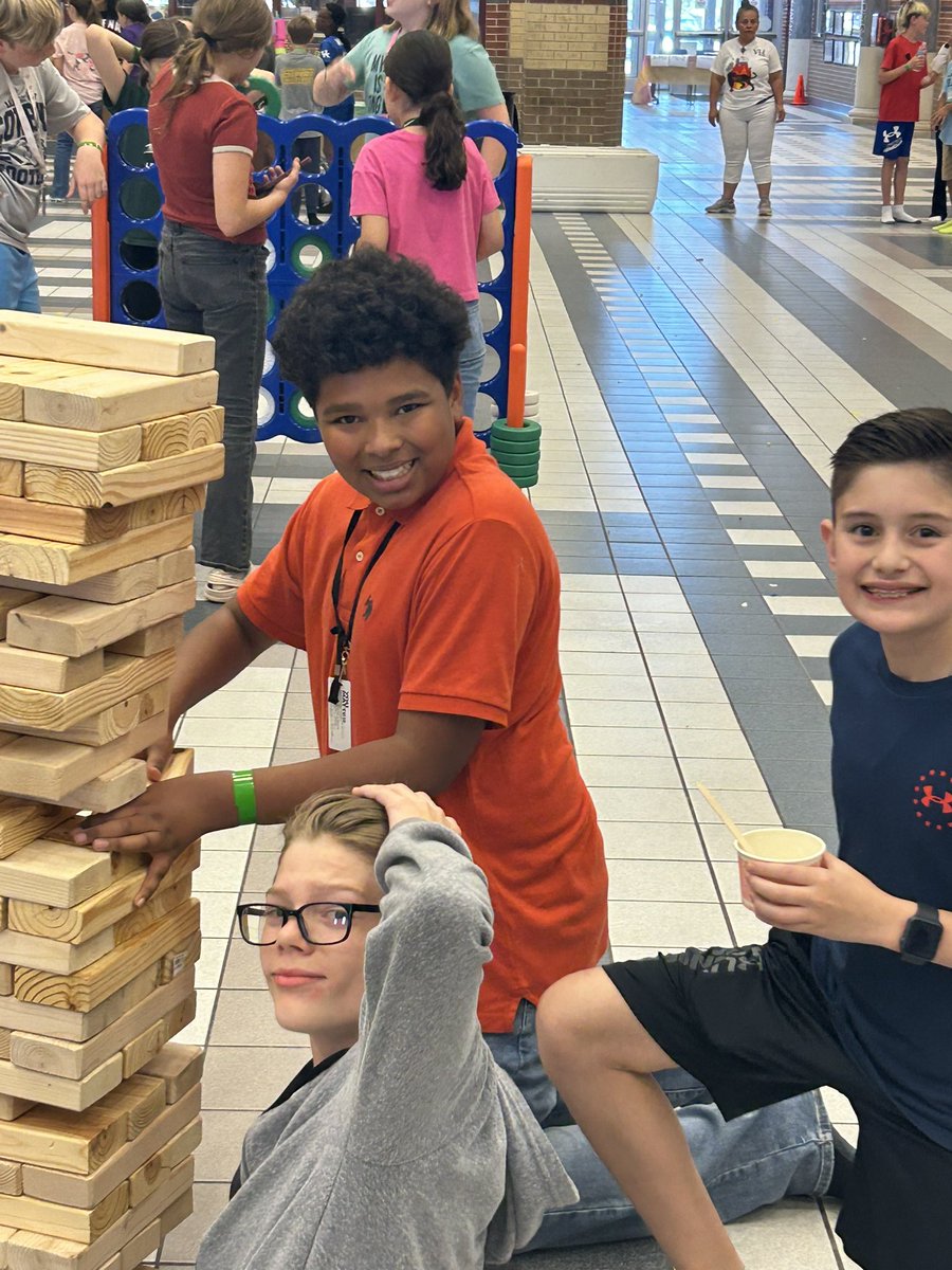 Victory Lakes Intermediate tweet media