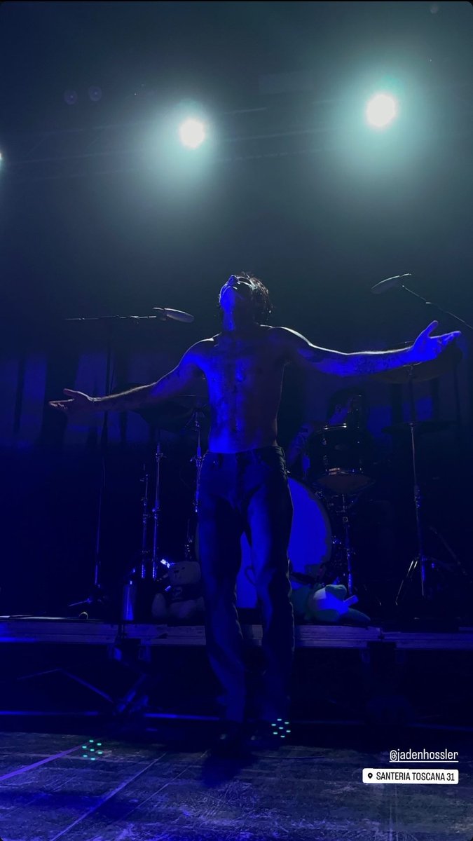 11JXDN's tweet image. “if ur looking for a reason to keep going , im right fcking here “  😭🤍