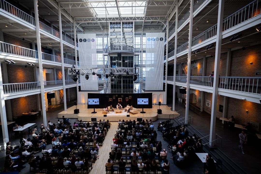 This year’s Design San Francisco | Fall was one to remember! From inspiring conversations with industry leaders to incredible exhibits, every moment was a highlight. More photos on the way 📷: Nikki Ritcher Photography #designsanfrancisco #sfdc #sfdesigncenter