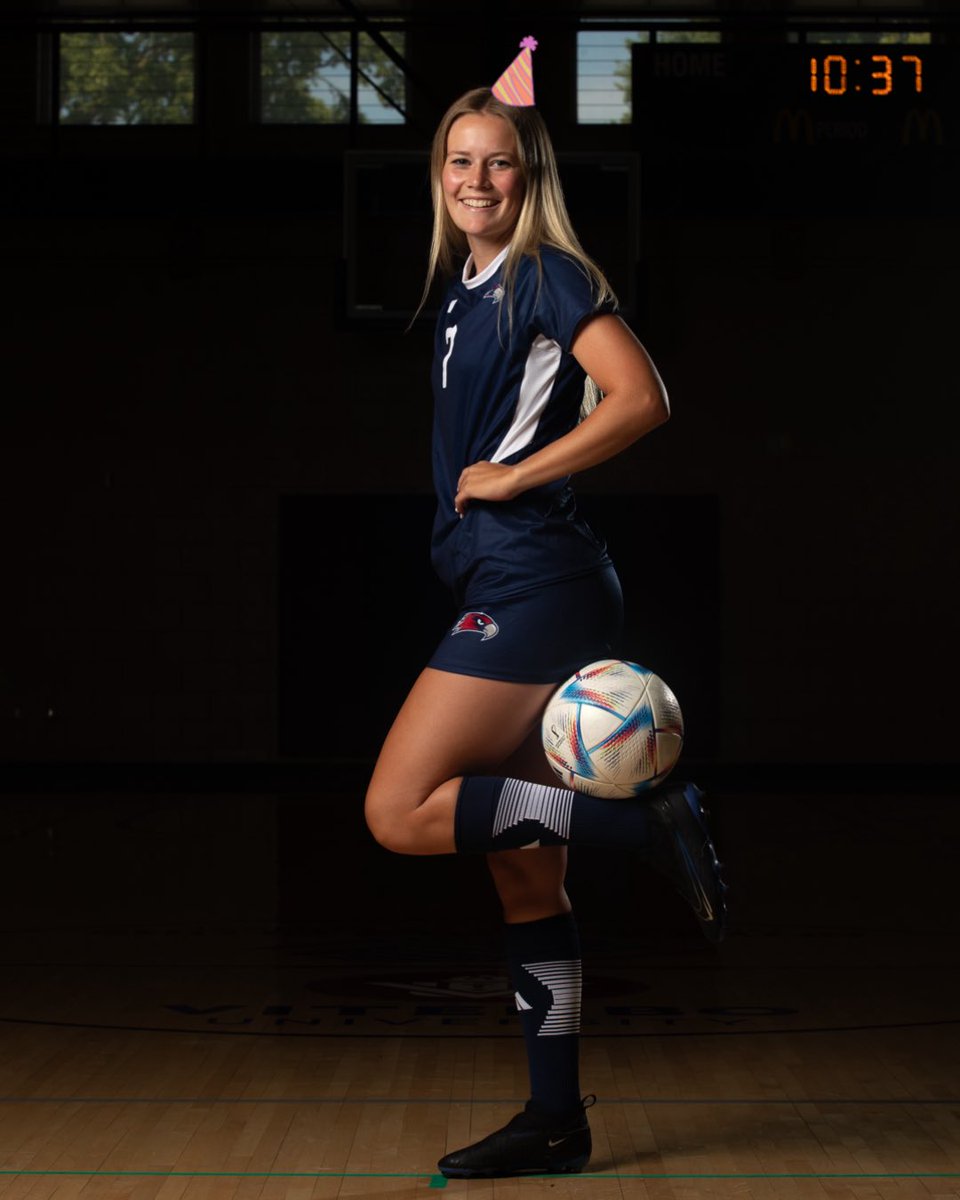 Our queen Jenna Bennett’s special day🥳

Happy birthday Jenna, we love you!!