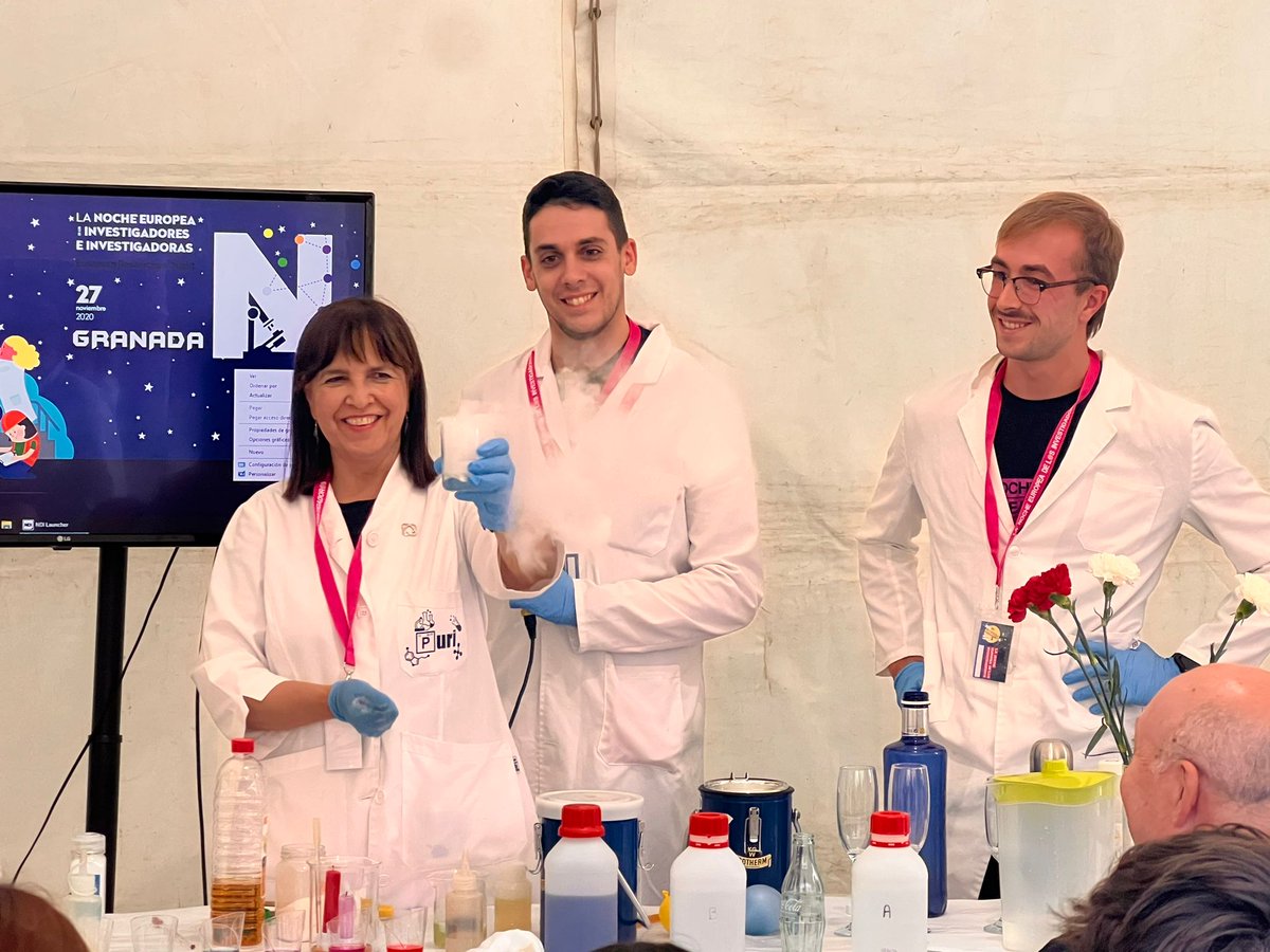 Manuel Perez Mendoza (@el_dr_m) on Twitter photo Nuestros compañeros del Departamento de Química Inorgánica de la <a href="/fcienciasugr/">Facultad de Ciencias</a> petándolo un año más en la #NocheEuropeaInvestigadores Nuestros compañeros del Departamento de Química Inorgánica de la <a href="/fcienciasugr/">Facultad de Ciencias</a> petándolo un año más en la #NocheEuropeaInvestigadores