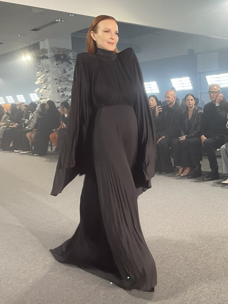VVFriedman's tweet photo. Marcia « Desperate Housewife » Cross closing Vetements. https://t.co/w0DJnMQk7Z