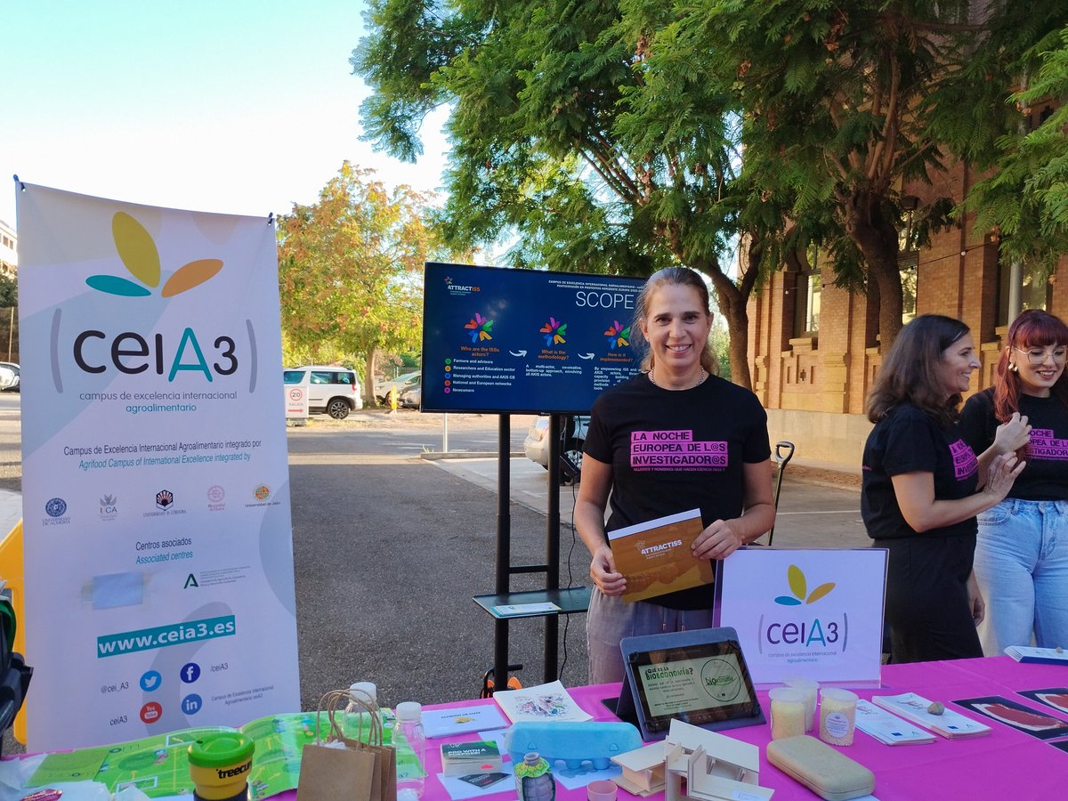 cei_A3's tweet image. The ceiA3 presents the objectives of the #ATTRACTISS project in #NIGHTSpain #feriadelosingenios #science @attractiss