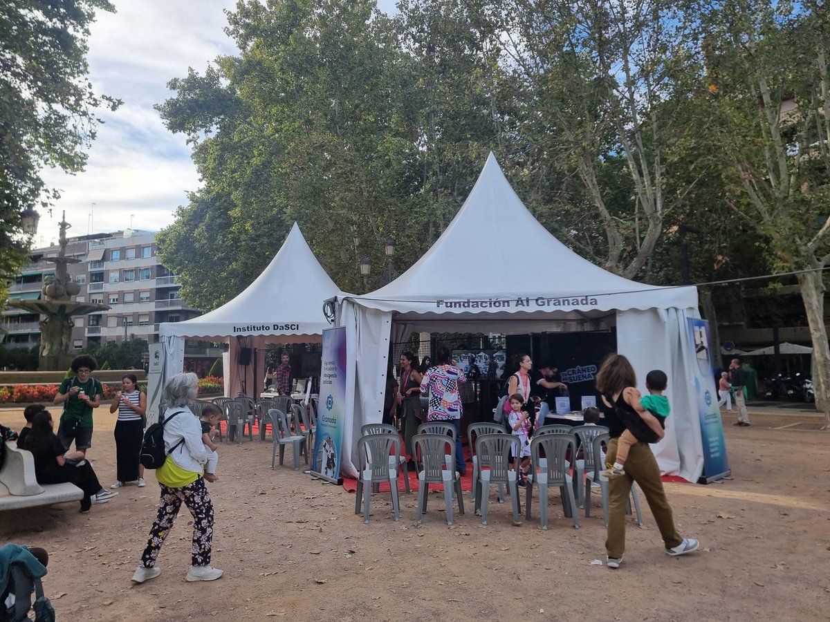 AIGranadaFund's tweet photo. Hoy hasta las 21:00h, nos encontrarás en la Noche de los Investigadores de Granada #ERN24, tanto en nuestra carpa como en la de @DaSCI_es.

¡Acércate y descubre la inteligencia artificial con nosotros! https://t.co/JYgV1GIic1