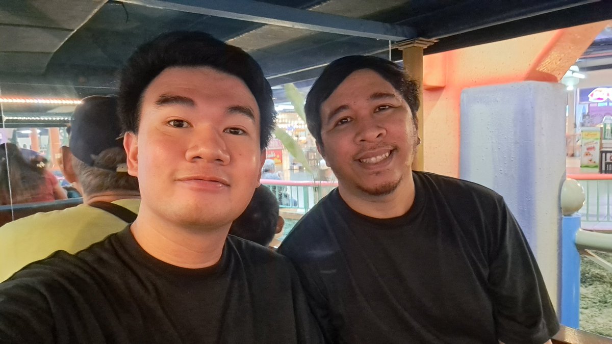 ElKapitan02's tweet photo. Celebrating our 2nd anniversary with our nephew's Iyz and Thirdy... Thank you baby @paolo_perales 😍🥰😘 https://t.co/re9dwPDwqC
