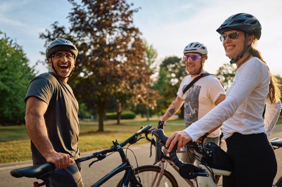 rideaudaxity's tweet photo. Turning gears and making memories. We know bike rides are always better with some friends!
Who’s your favorite cycling buddy? Tag them below! 🚲🫶🏻
#rideaudaxity #whyiride #ridemke #CancerEndsHere #cancerresearch #friends #weekendride https://t.co/E4MtalcKLw