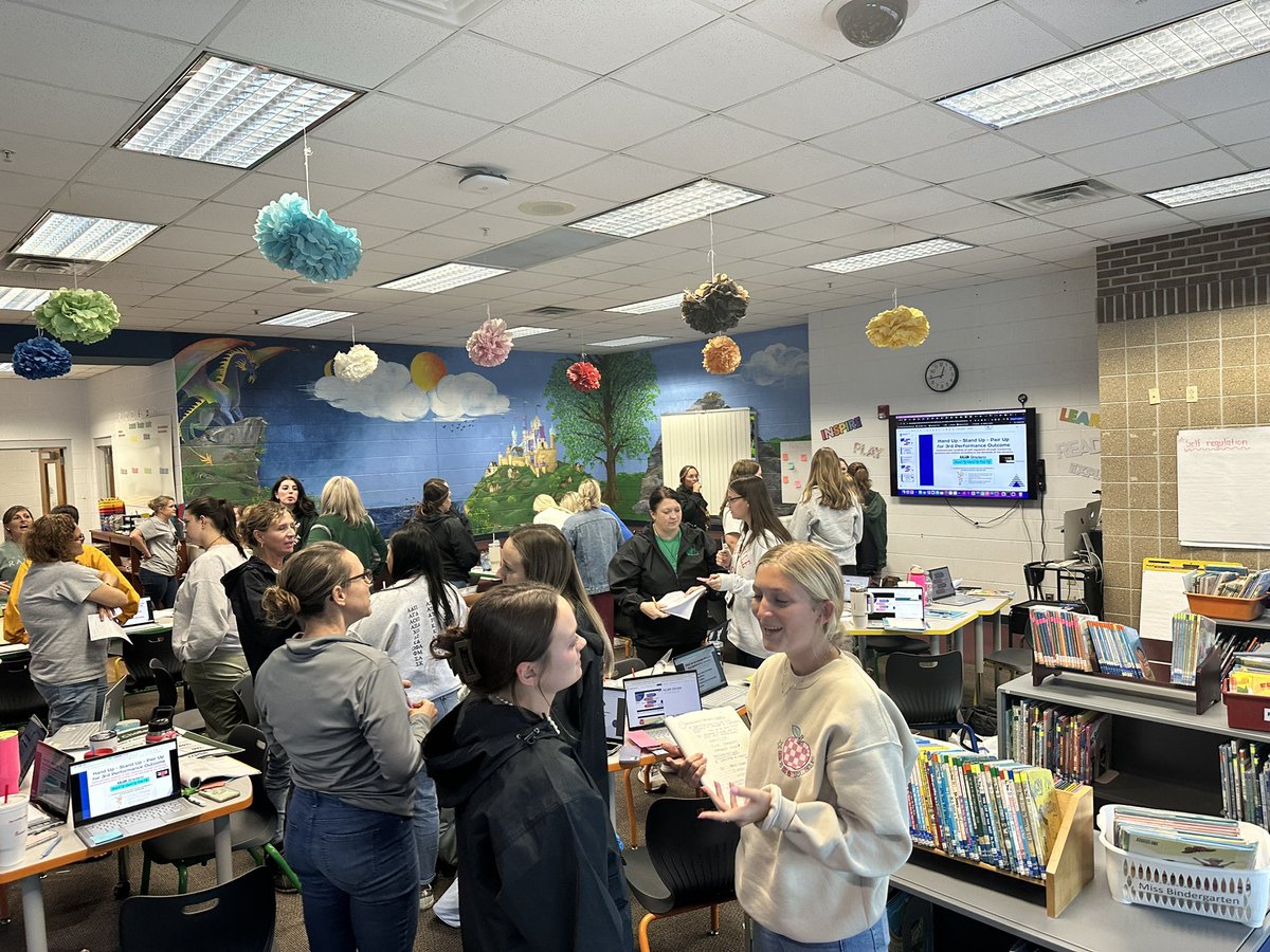 RockfieldE's tweet photo. Stand up-hand up-pair up
Raiders are collaboratively learning today! https://t.co/sohuPE9nYW