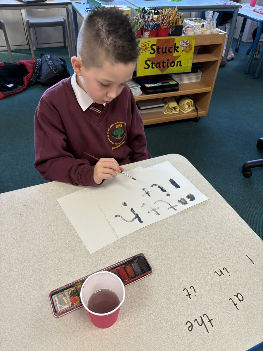 MrPDrumbowie's tweet image. Today, our pupils practised their common words in a fun and creative way: using watercolour paints! 🎨🖌️ A splash of colour made learning even more enjoyable! 🌈 #CreativeLearning #WatercolourWords #FunWithWords #exploremoreatADLC