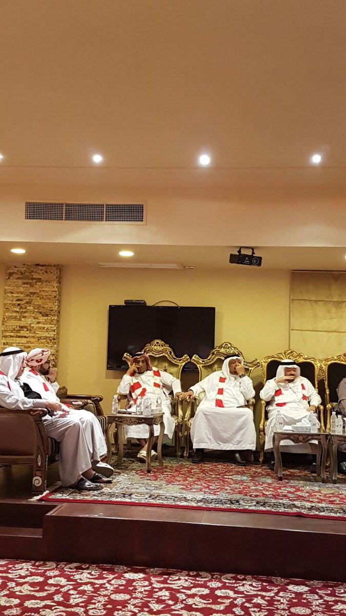 faz_mohamd's tweet photo. الوحدة فريق متهالك وإدارة @alwehdaclub1 لايهمها حال الفريق حتى لوهبط للدرجة العاشرة لانهم يعرفون ان جماهير واعضاء ومحبين ضاق بهم الحال وقالوا حسبنا الله ونعم الوكيل من ادارة متمسكة مع هذا الفشل فجعلت حول إصرارها على البقاء علامات استفهام https://t.co/r8XrthFVla
