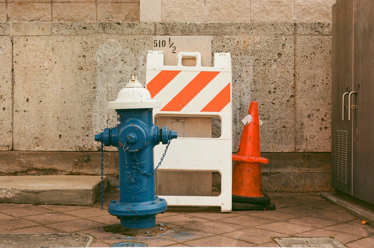 A measure of caution

Nikon FM3A | Helios 81 | Fujicolor200

#visibleinlight #analogphotography #filmphotography #believeinfilm
