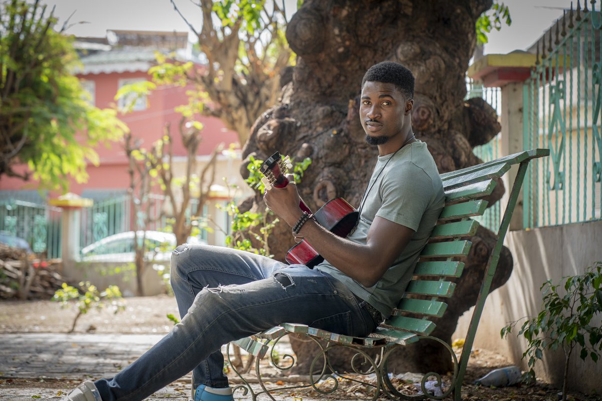 Mood🥰💃🏾quand je dois prendre mon week-end😍 attendant un nouvel épisode de ma #websérie favorite✨ ce soir sur facebook @cestlavie_tv 🥰🥰

#keewuproduction #webserie #cestlavie #ratanga