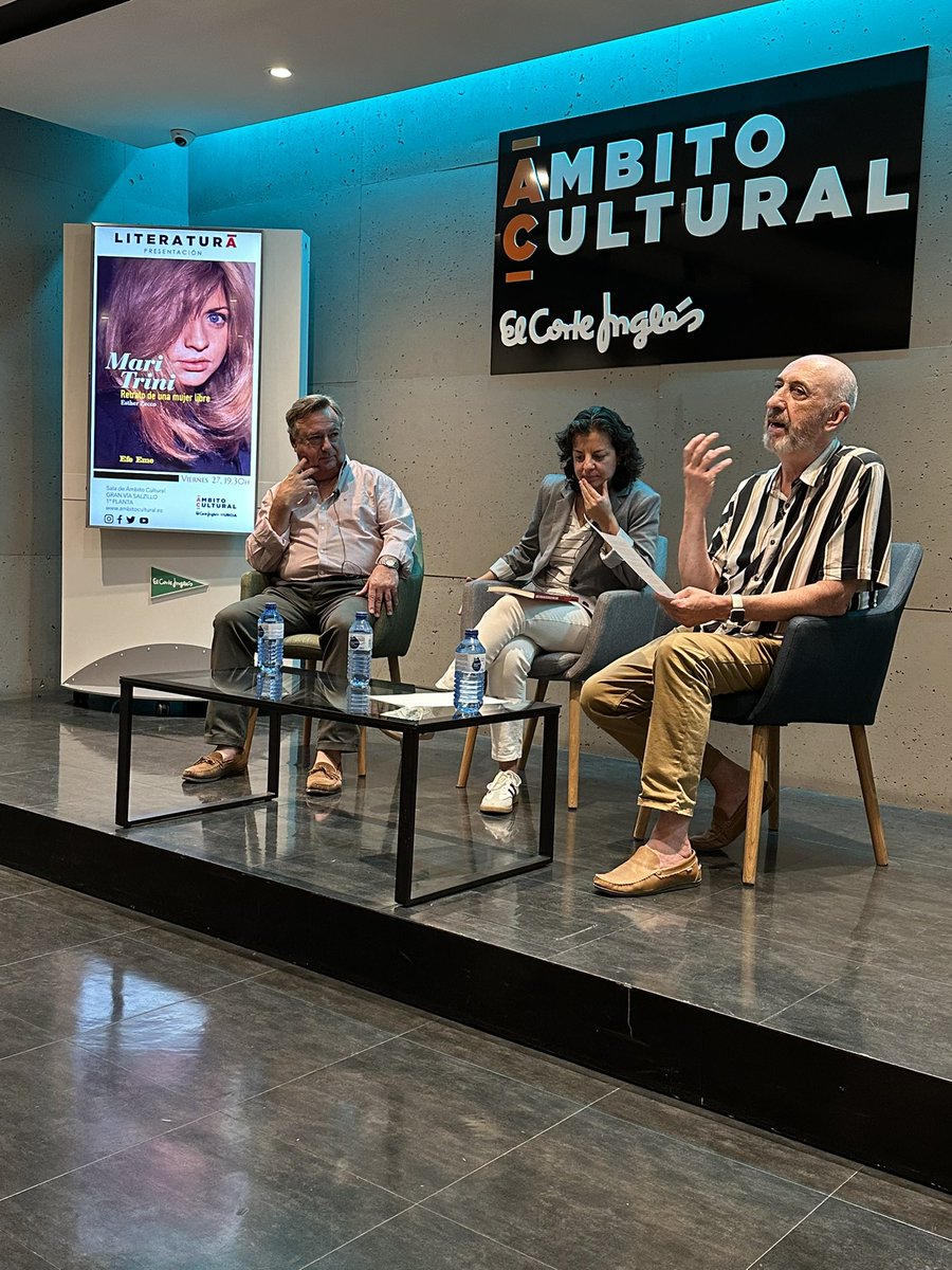 carmenceldran's tweet photo. En la presentación del libro de #MTrini en el ámbito cultural, con @EstherZecco la autora, su hermano Gónzalo y Juan de Dios. https://t.co/qVNt85BThH