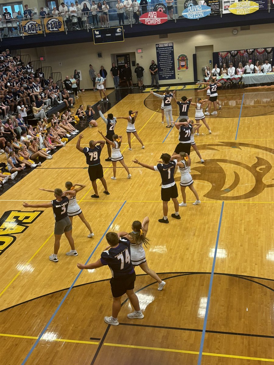 LNEagleNews's tweet photo. Awesome student participation during our Homecoming assembly today!! #WarEagles https://t.co/YX4WhFGNq7