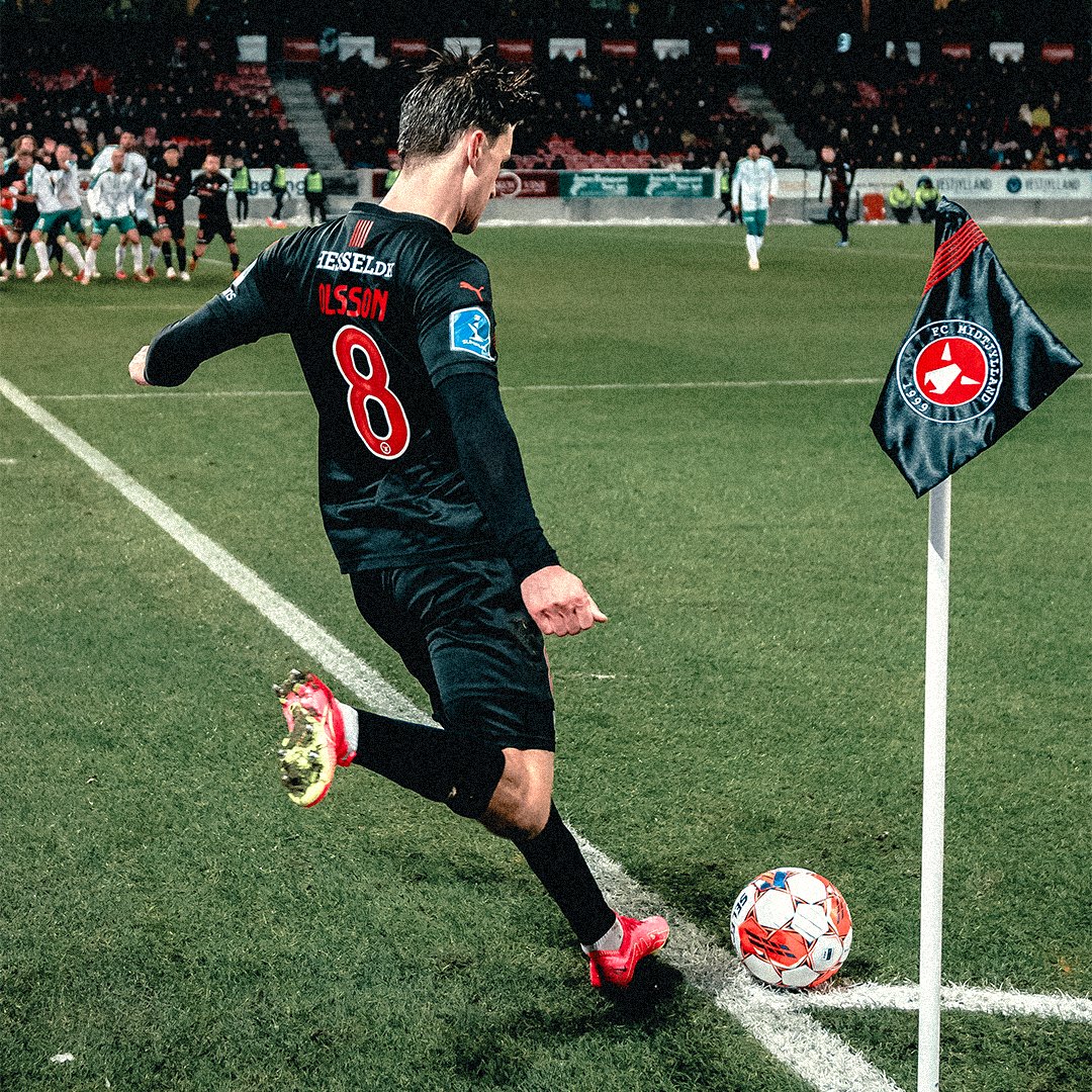 fcmidtjylland's tweet photo. 𝟱-𝟭 👊 

Vi husker alle, hvad der skete sidst 🔥

Nyt Midtjysk Derby på søndag! 🫡

#FCMVFF