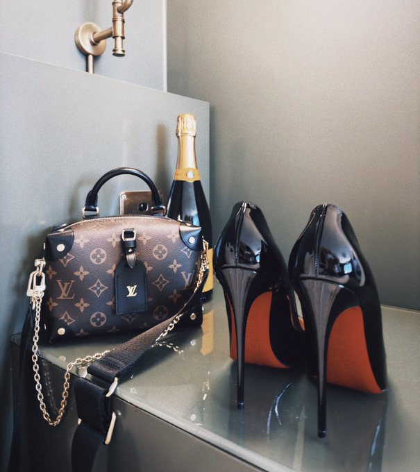 designer for Me. walmart for her https://t.co/5lXk4T7lKa