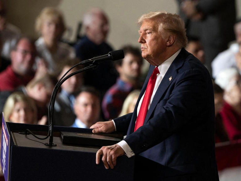 MSN's tweet image. The Justice Department unsealed an indictment Friday charging three Iranians over their alleged involvement in the hack of emails from former President Donald Trump&apos;s campaign.
#DonaldTrump #DOJ #Emailhack
Read more: msft.it/6019mgfxL