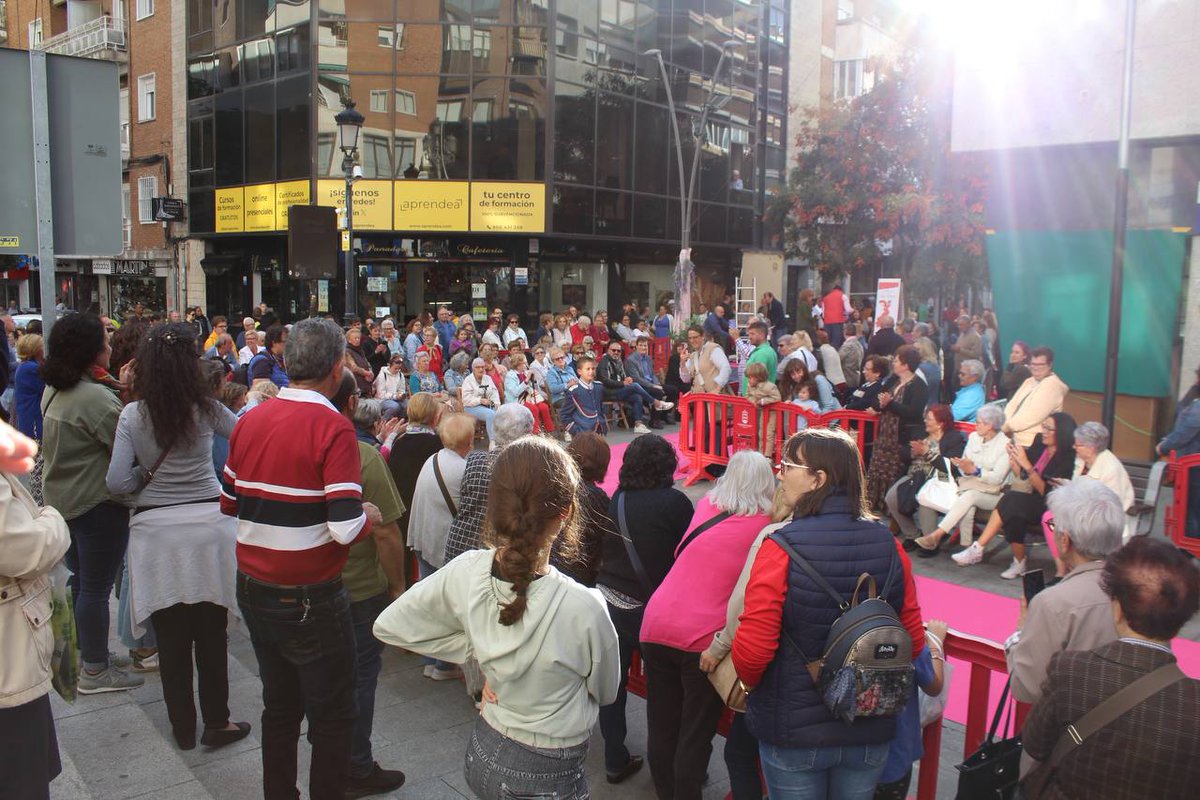 CCarreteroR's tweet photo. Tarde de pasarela de moda en la que #Imepe
@AytoAlcorcon ha apoyado la organización por parte de la Asociación de Unión de Comerciantes del centro de Alcorcón (UccA)
Hemos disfrutado de diferentes propuestas de moda para esta temporada para diferentes edades.
#alcorcon https://t.co/KVYgdRnpD1