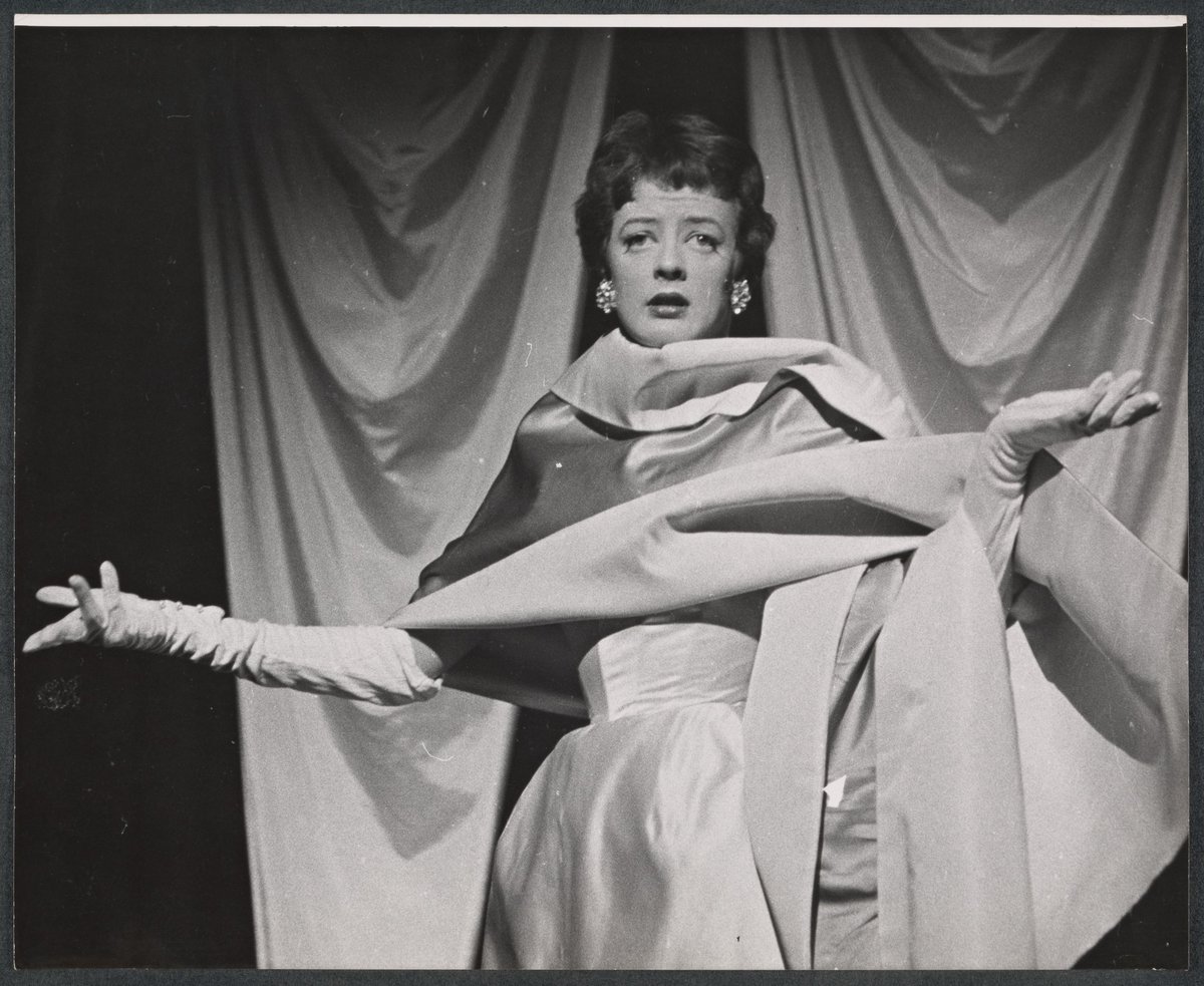 Today, the world lost one of the greatest stage &amp; screen stars of the 20th &amp; 21st Centuries! MAGGIE SMITH made only 4 appearances on #Broadway, &amp; I am happy to say I saw 2 of them! Smith made her Broadway debut in Leonard Sillman's musical revue NEW FACES OF 1956 (photo). She...